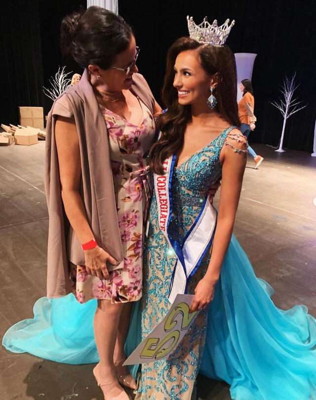  Noelia Voigt y su madre en uno de los concursos de belleza que participó en años atrás. Foto: @noeliavoigt/IG   