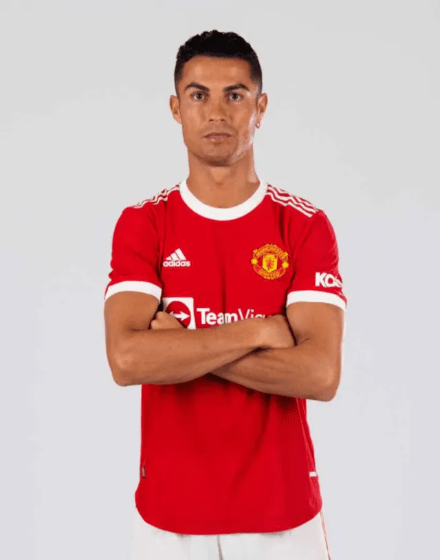 Cristiano Ronaldo y sus primeras fotos con la camiseta del Manchester United temporada 2021/2022. Foto: web Manchester United