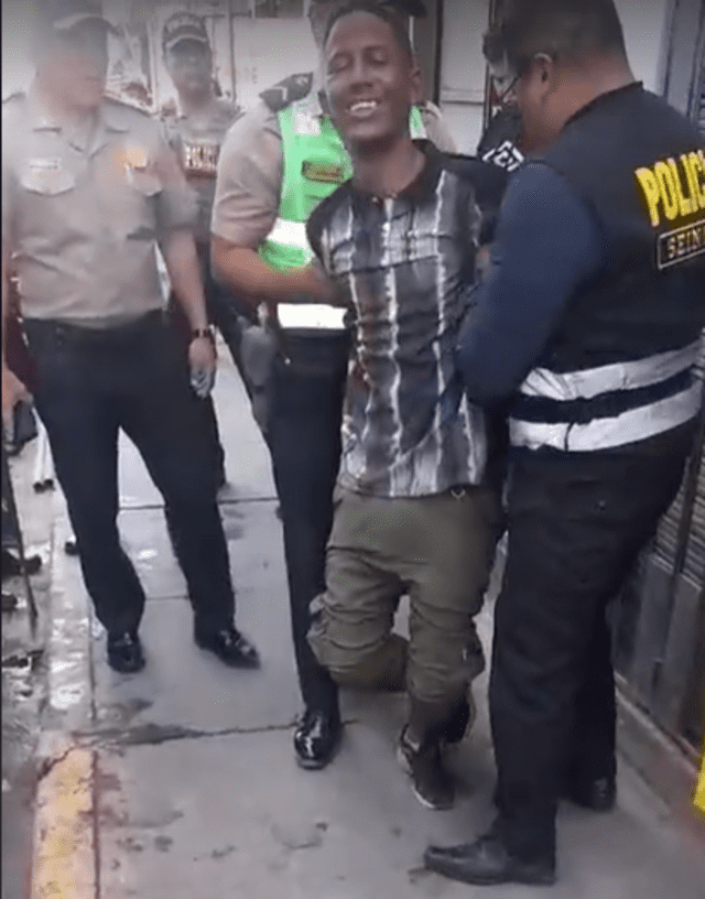 PNP detiene a uno de los implicados en el asesinato. Foto: Mirelia Quispe-URPI LR PNP detiene a uno de los implicados en el asesinato. Foto: Mirelia Quispe-URPI LR