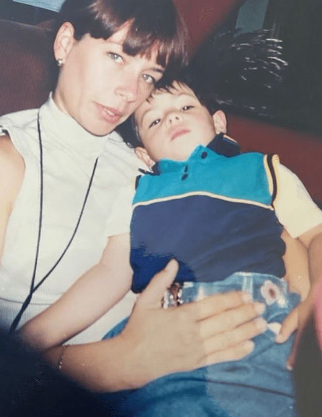 Camila Cabello junto a su madre Sinuhé Estrabao. Foto: Camila Cabello/captura de Instagram