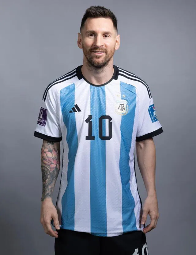 Lionel Messi ya posa para la foto oficial. Foto: Qatar