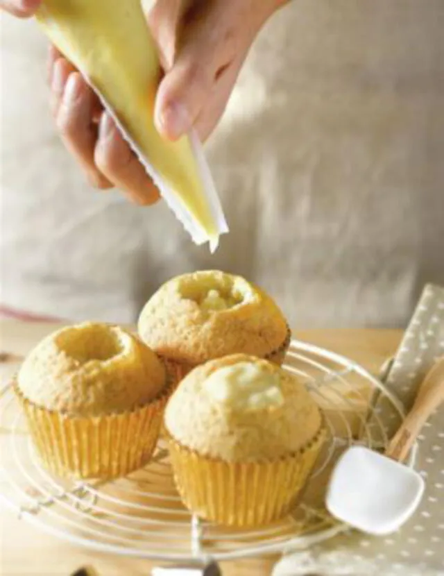 Crema pastelera para rellenar los cupcakes. Foto: lecturas.com