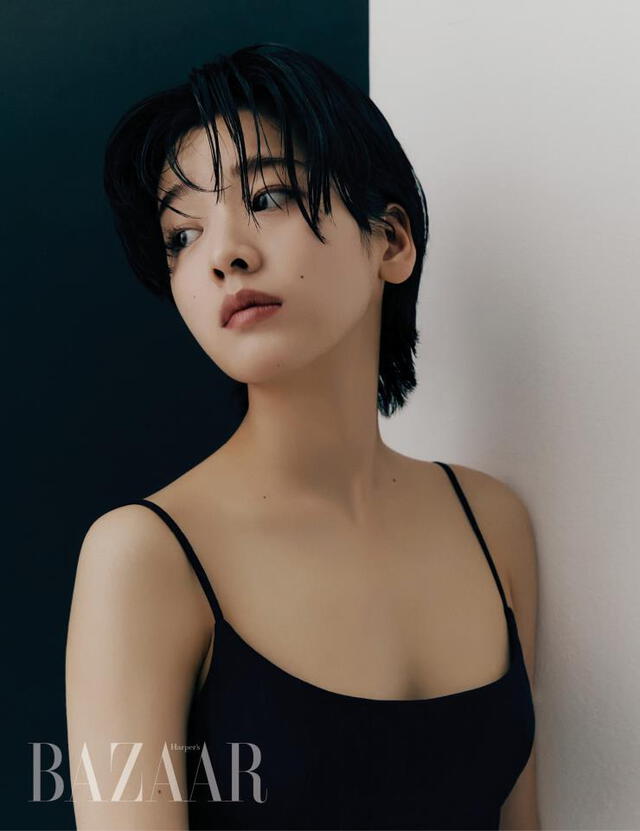 Itaewon Class: Lee Joo Young es encantadora belleza sin género para Harper's Bazaar Korea.