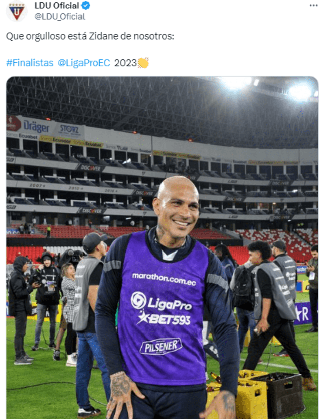 El club albo bromeó con el 'Depredador en redes sociales. Foto: captura de LDU/X   