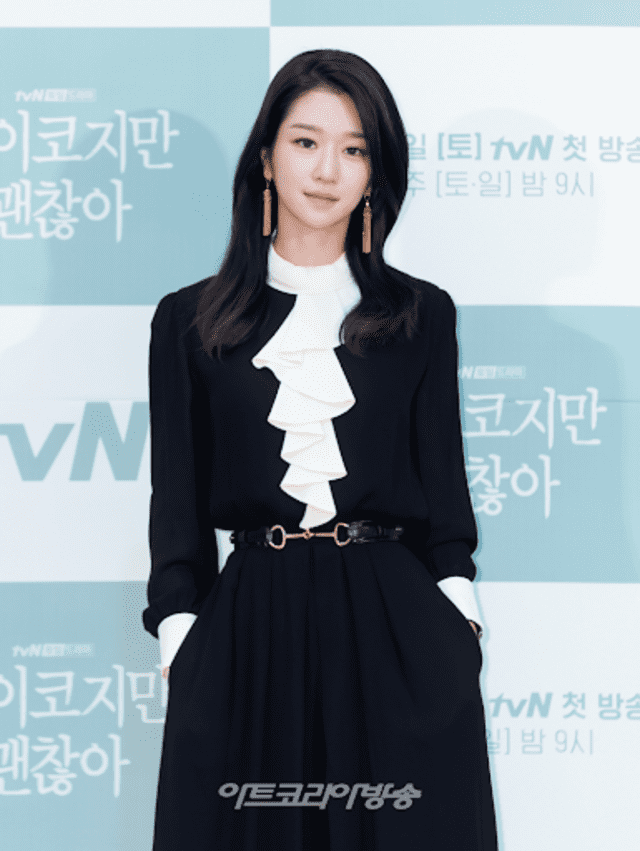 Seo Ye Ji en conferencia de prensa para It's okay to not be okay. Foto: Instyle