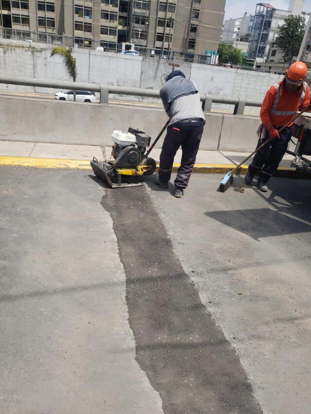 Reparación de la rampa defectuosa. Foto: Municipalidad Metropolitana de Lima.   