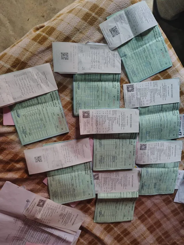 Boletas de las medicinas costeadas por los familiares de los policías heridos. Foto: Dayana Huerta Boletas de las medicinas costeadas por los familiares de los policías heridos. Foto: Dayana Huerta