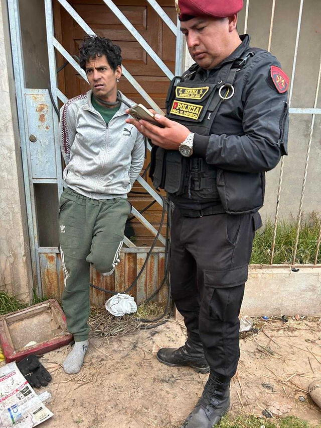 Criminal amarrado en puerta de casa. Foto: Cinthia Alvarez Criminal amarrado en puerta de casa. Foto: Cinthia Alvarez
