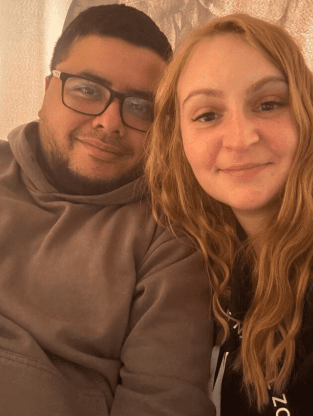 Mientras Roberto Álvarez está en Perú, Nicole y su hijo se comunican con él por medio de videollamadas. Mientras Roberto Álvarez está en Perú, Nicole y su hijo se comunican con él por medio de videollamadas.