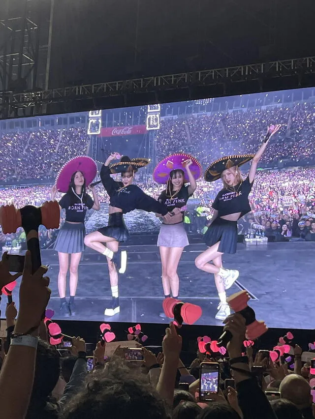  BLACKPINK en México. Foto: Twitter   