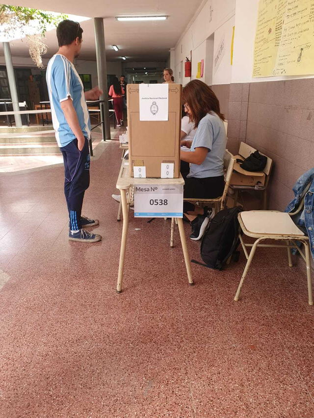 De acuerdo al CNE, hubo una asistencia del 76% de electores. Foto: La República   