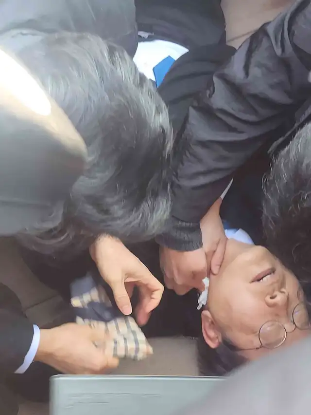 Se informa que el atacante ya ha sido detenido. Foto: @AlertaMundoNews Se informa que el atacante ya ha sido detenido. Foto: @AlertaMundoNews