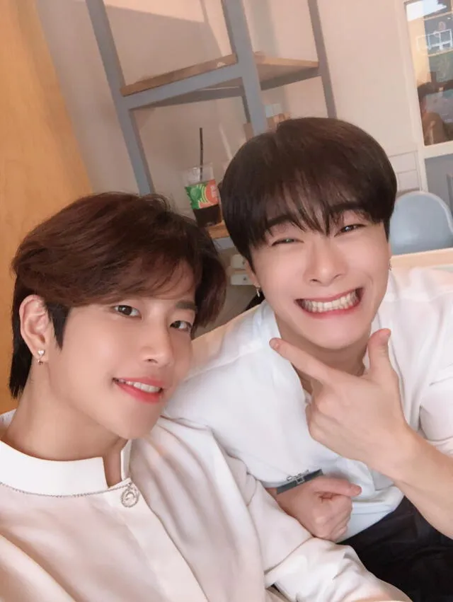  MJ y Moonbin. Foto: X/offclASTRO   