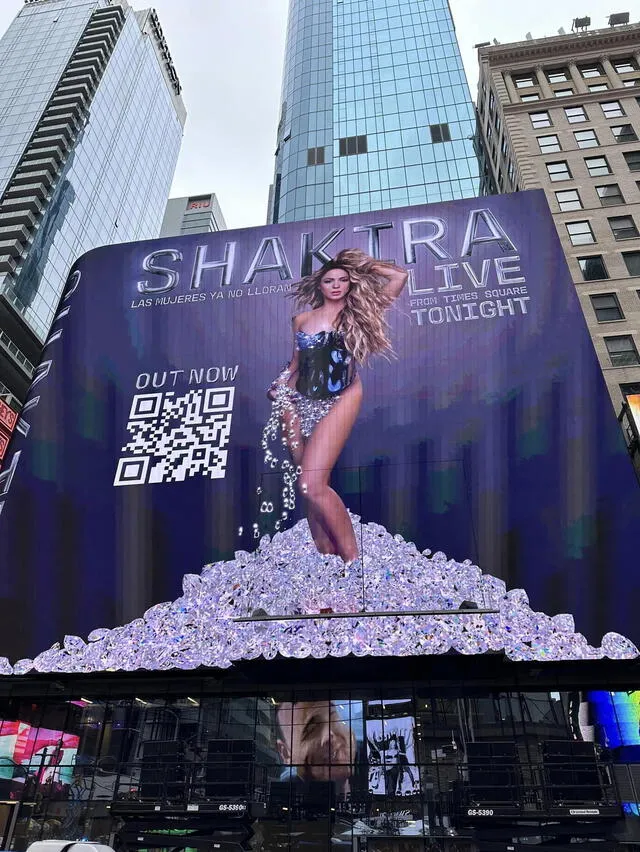 El miniconcierto tuvo lugar en el escenario de TSX en Times Square. Foto: IG   
