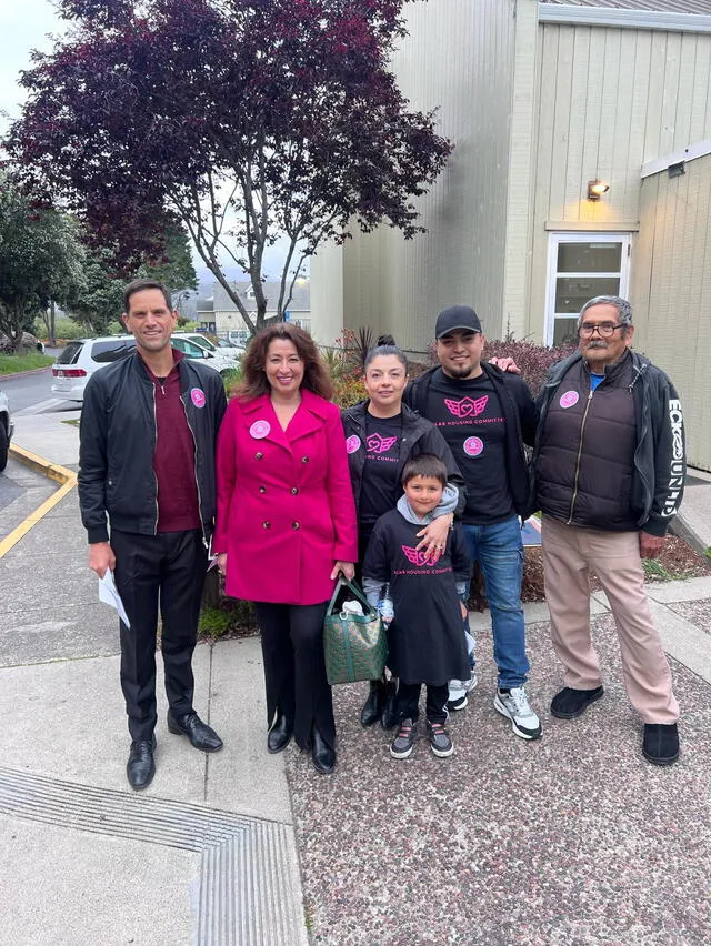  El comité de Ayudando a Latinos a Soñar (ALAS). Foto: Luis Enrique Bazán. 