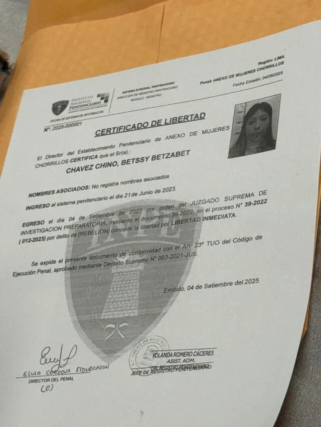 Certificado de libertad para la exministra Betssy Chávez Certificado de libertad para la exministra Betssy Chávez