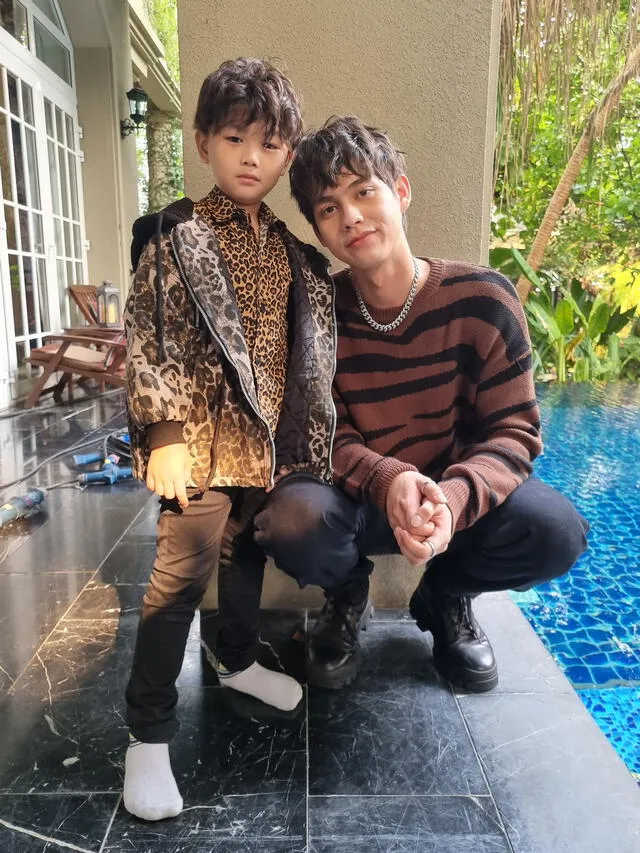 Bright y actor infantil de F4 Thailand. Foto: Twitter
