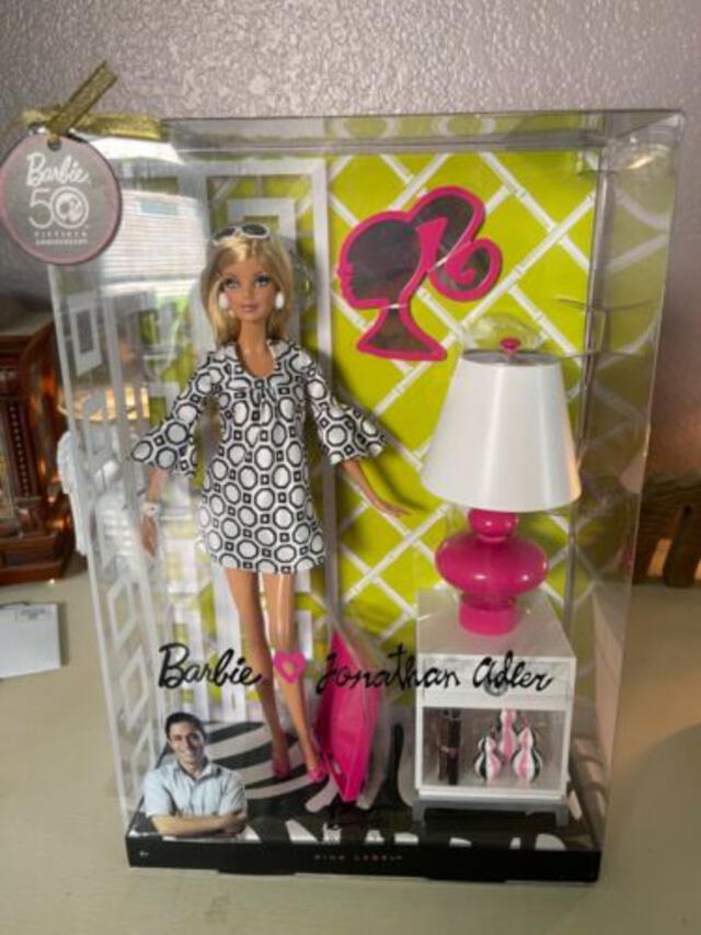 La figura de Barbie en su empaque y bien protegida puede llegar a costar más de s/1000. Foto: ebay