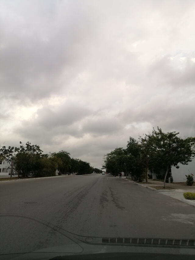 Ante la noticia de intensas lluvias, los ciudadanos de Mérida publicaron el estado actual del clima en algunas zonas de la Península de Yucatán. (Foto: Twitter)