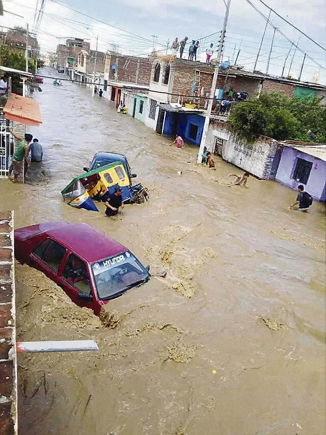 Río Piura sumergió a la población en el caos y el pánico