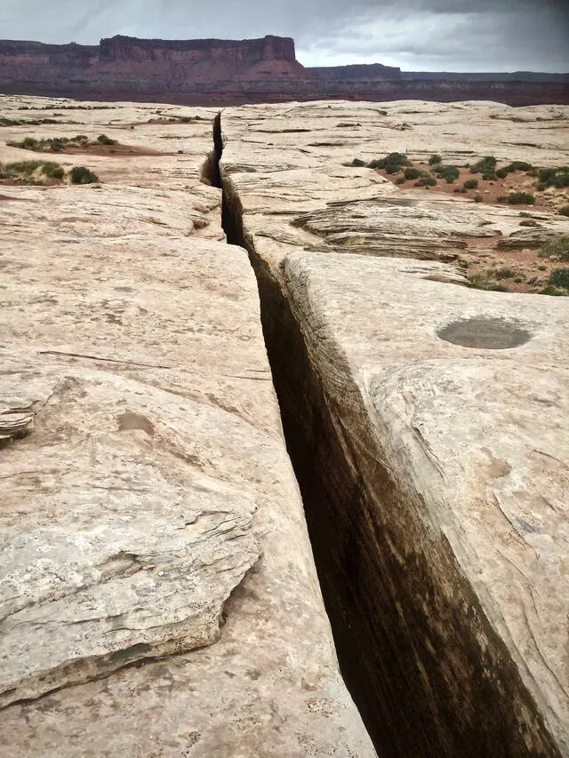Fotografía del Black Crack ubicado en el Parque Nacional de Cañones de Utah. Fuente: Canyonland National Park, Facebook.