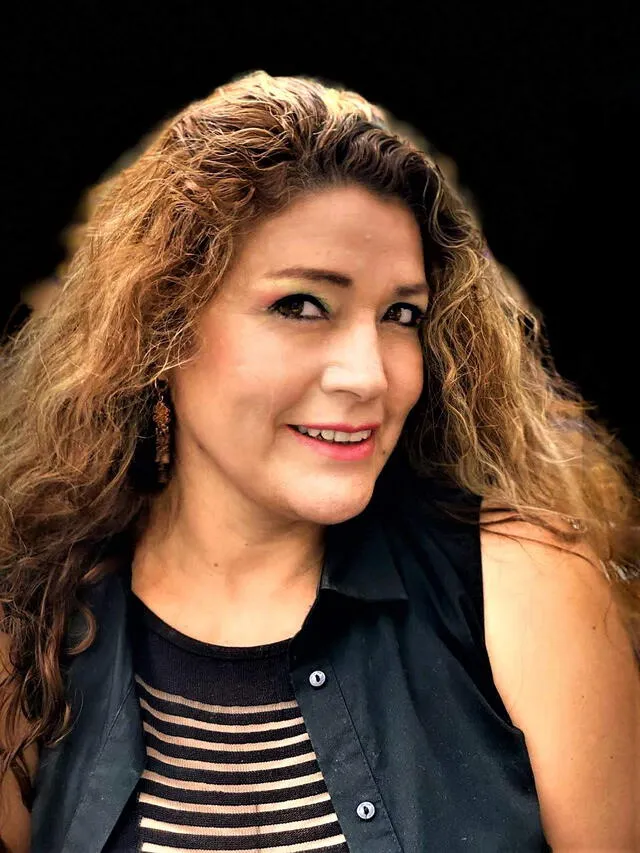 Doly Príncipe, intérprete de música andina.