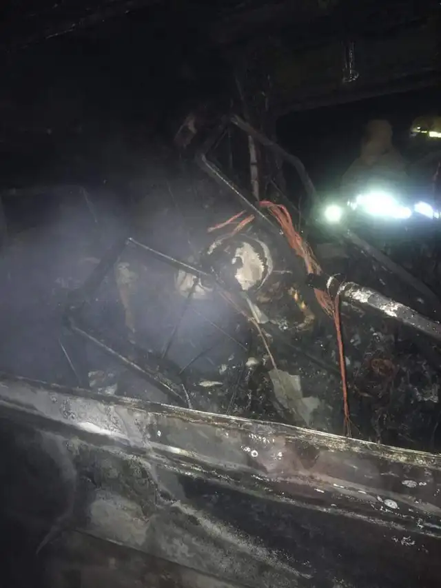 El choque se produjo a la altura del puente de Calderón en el kilómetro once de la autopista.