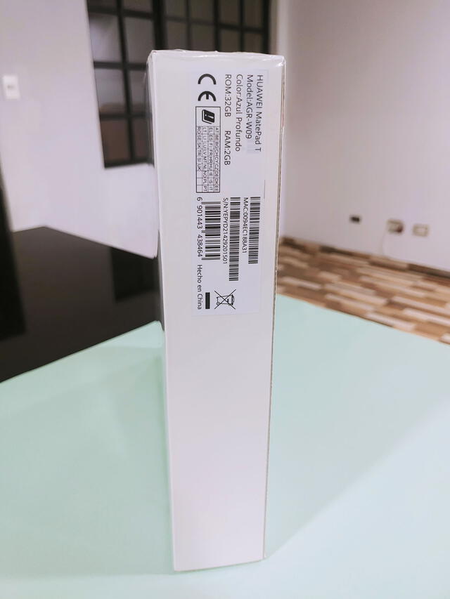 Lateral derecho de la caja de la Huawei MatePad T Kids