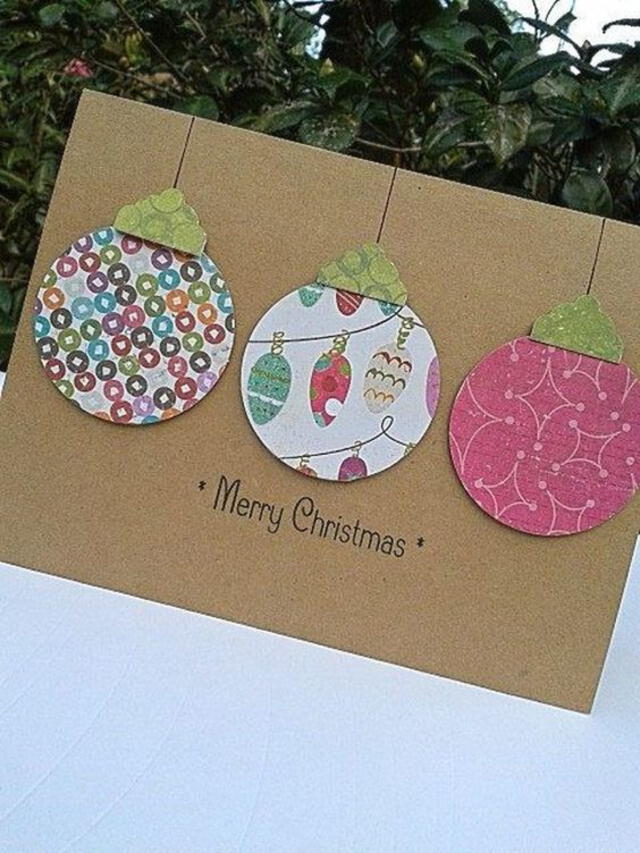 Postal de Navidad con bolas de cartulina. Foto: Pinterest Postal de Navidad con bolas de cartulina. Foto: Pinterest