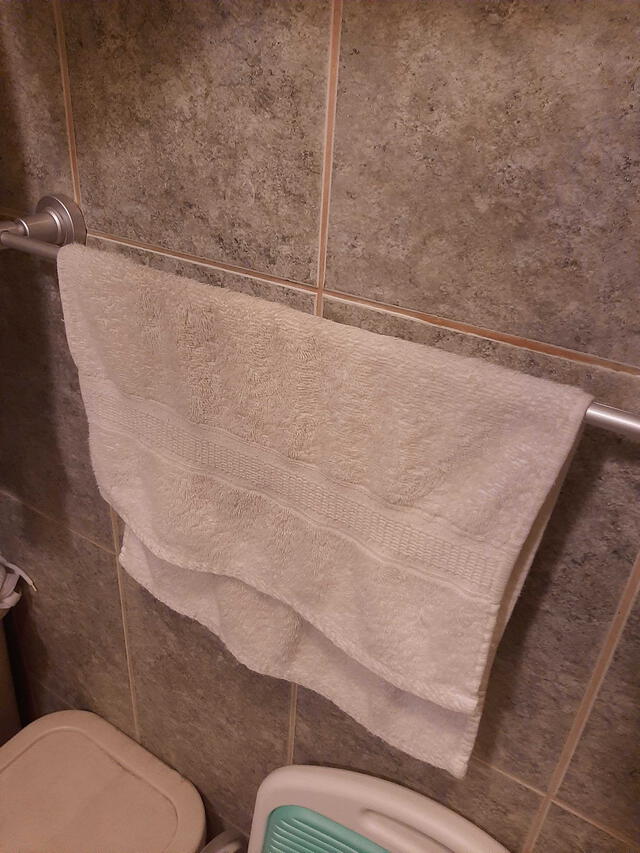 Las toallas de mano son más propicias a conservar humedad, a diferencia de las de baño. Foto: GLR   