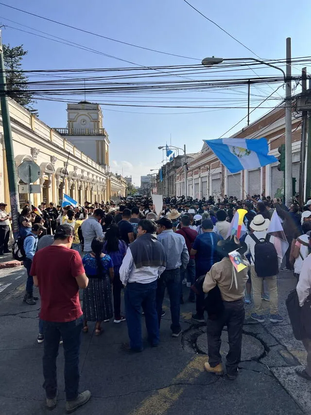  Movilización de los ciudadanos guatemaltecos el domingo 14 de enero. Foto: @AgenciaOcote/X<br>    
