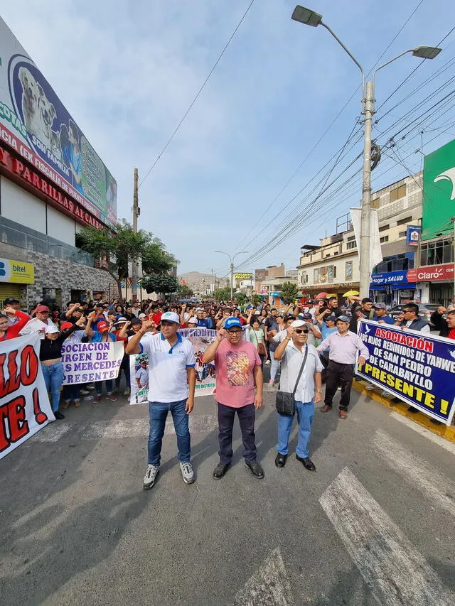  Alcaldes de la Mancomunidad de Lima Norte se unieron en la protesta. Foto: Kevinn García/La República   