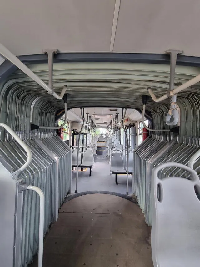 Pasadizo del nuevo bus del Corredor Morado. Foto: Rosario Rojas/LR    