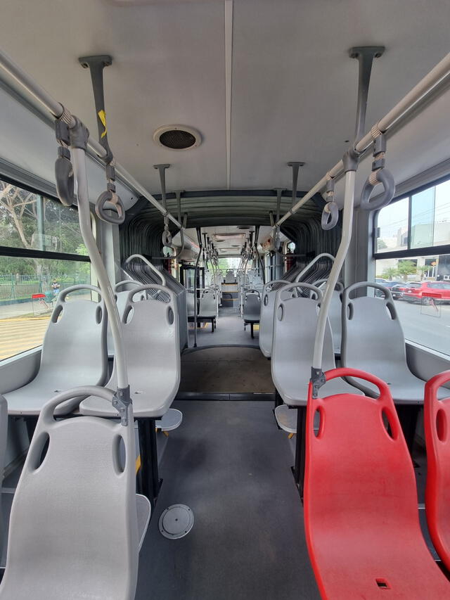 Asientos del moderno bus articulado. Foto: Rosario Rojas/LR   