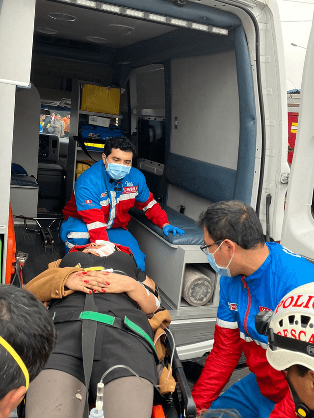 Heridos fueron trasladados a la Clínica Internacional para recibir la atención correspondiente. Foto: Joel Robles - La República   