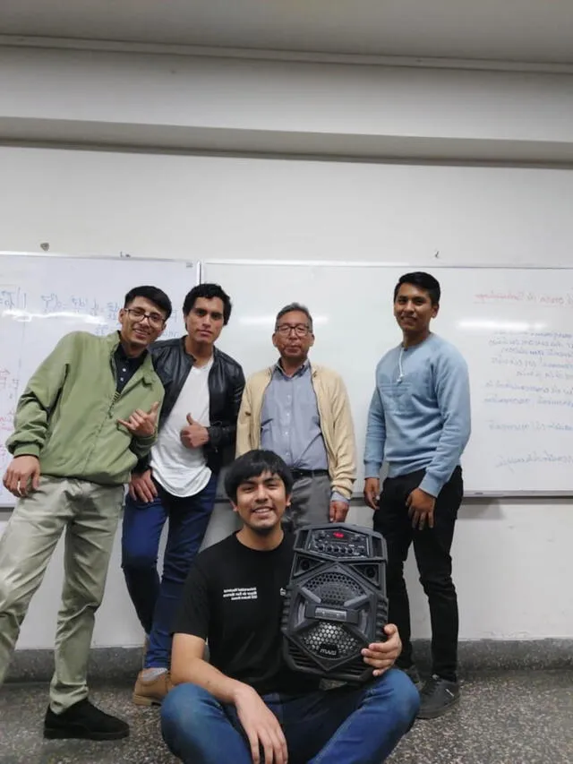  Samir en clases de mecánica cuántica en la UNMSM.<br><br>    