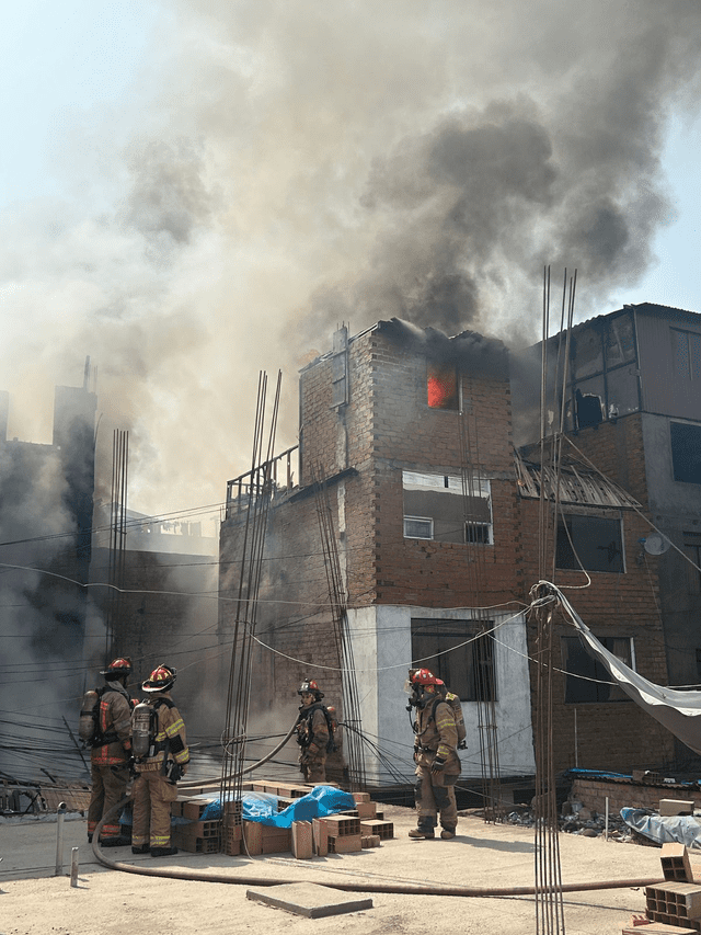 Viviendas sufrieron daños por magnitud del fuego en la zona de Surco. Foto: Difusión   