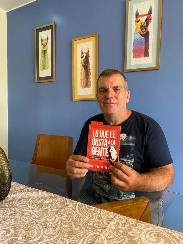  Michel Dancourt con su nuevo libro. Foto: difusión 