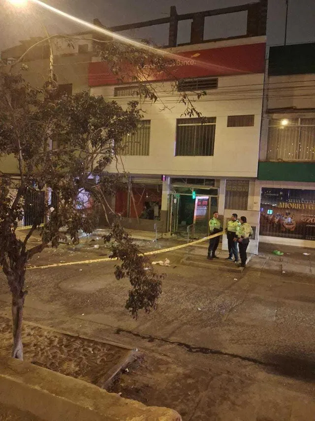 Atentado contra financiera en Collique Foto: difusión Atentado contra financiera en Collique Foto: difusión