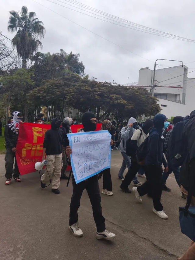 Estudiantes protestan en contra de la privatización de la UNMSM. Foto: Difusión.   