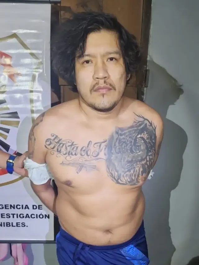 El Monstruo se sometió a cirugías para escapar de la policía. El Monstruo se sometió a cirugías para escapar de la policía.