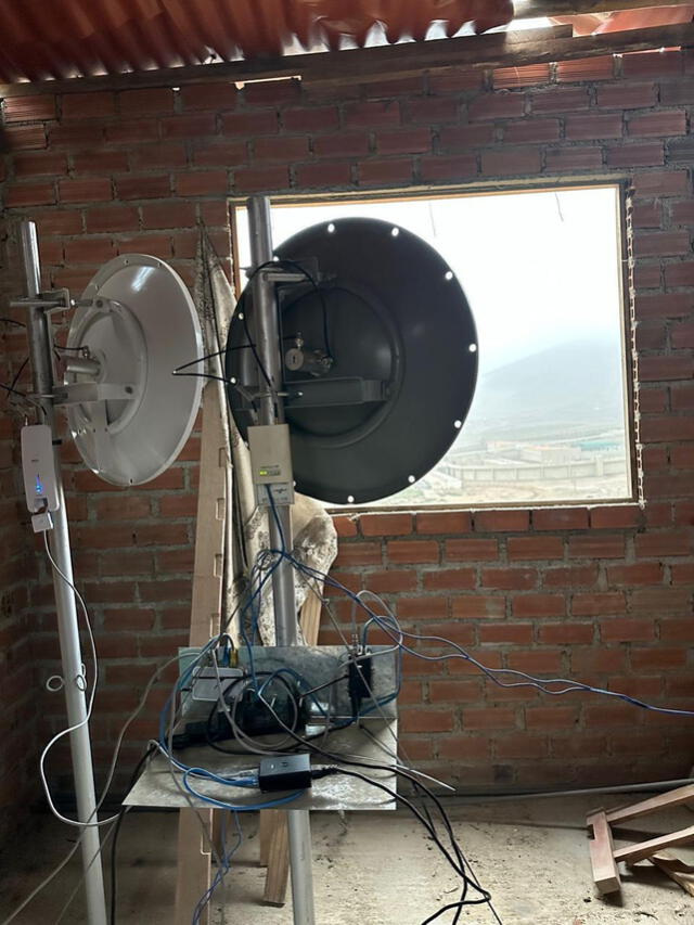 <br> Antenas instaladas en las ventanas de los pabellones del Ancón l    