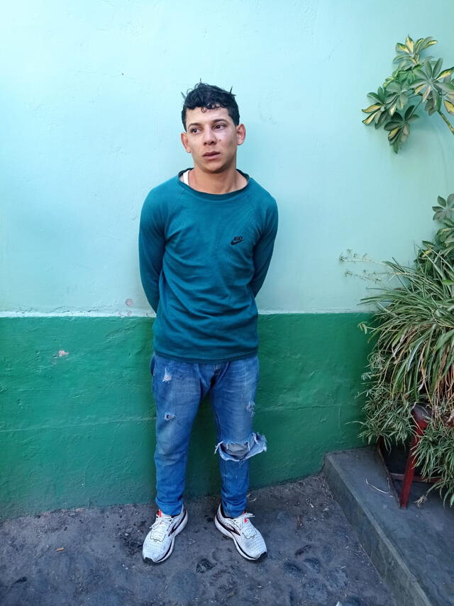Arequipa: Pasajeros atrapan y golpean a presunto asaltante que portaba un arma de fuego