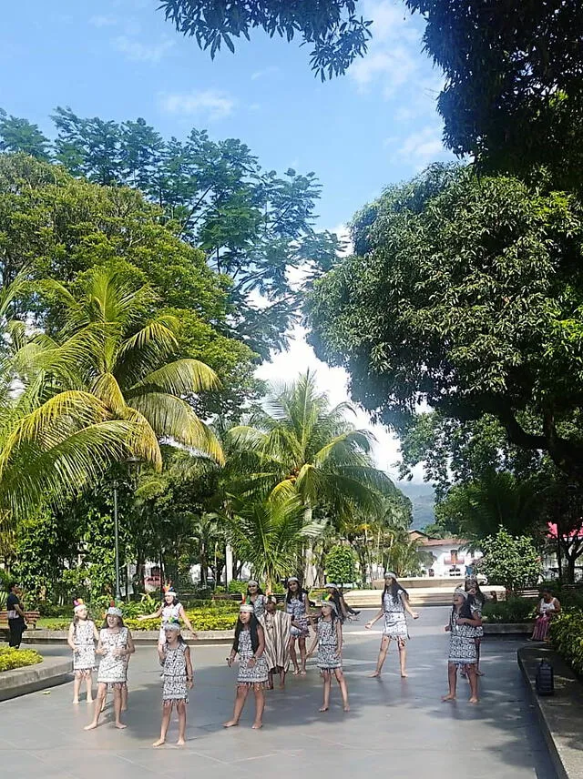 Coro del Colegio La Salle de Quillabamba.