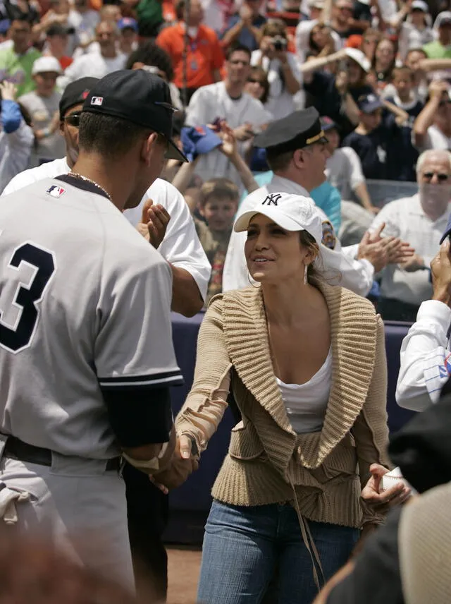 Jennifer Lopez and Marc Anthony - New York Yankees vs New York Mets - May 21, 2005