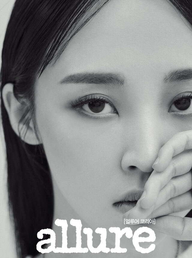 Moom Byul de MAMAMOO en la portada de la revista Allure Korea para su edición de abril 2020.