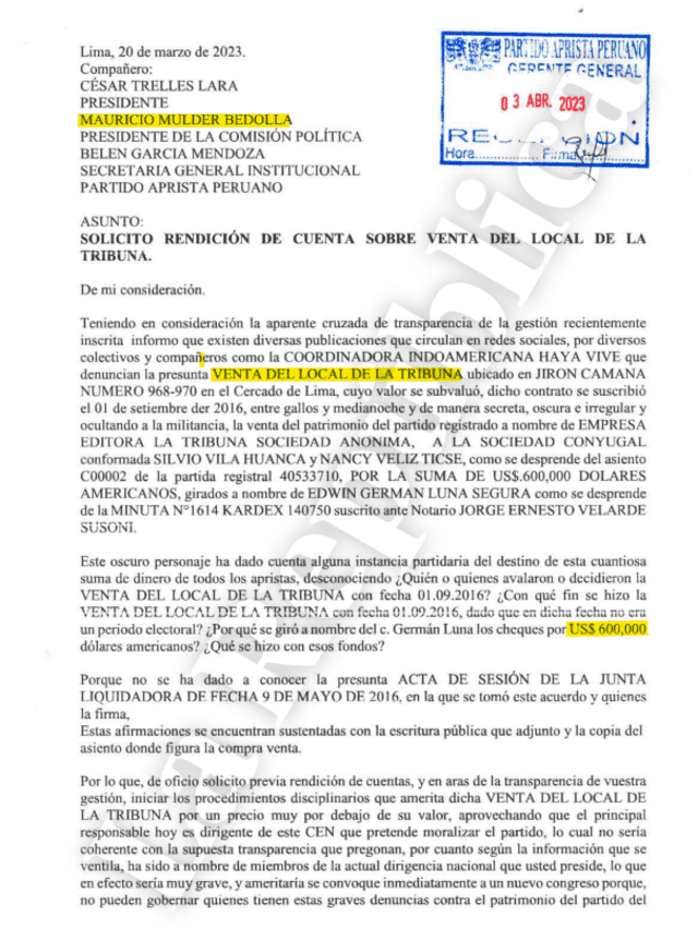  María Navarro envía documento a Mauricio Mulder. Foto: fuentes de La República   