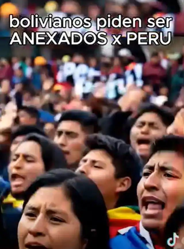 Supuesto grupo de ciudadanos lanzaron frases como "queremos ser peruanos, madre patria, Perú”. Foto: Facebook   