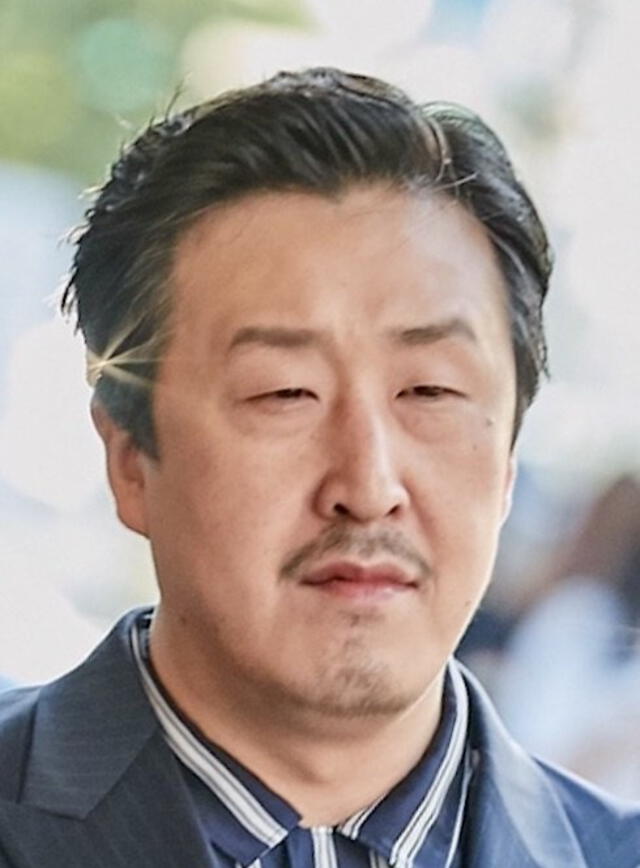  Hyun Bong Sik es Park Choong Jin en 'La paradoja del asesino'. Foto: MyDramalist   