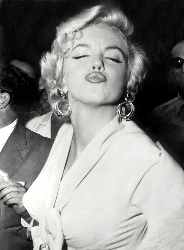 Marilyn Monroe fue conocida como la 'Musa de Hollywood' Marilyn Monroe fue conocida como la 'Musa de Hollywood'